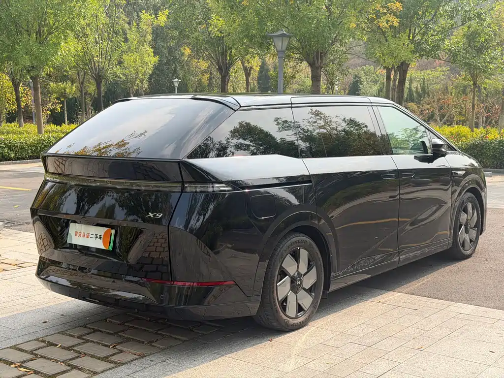 XPeng X9 — миниатюра 6