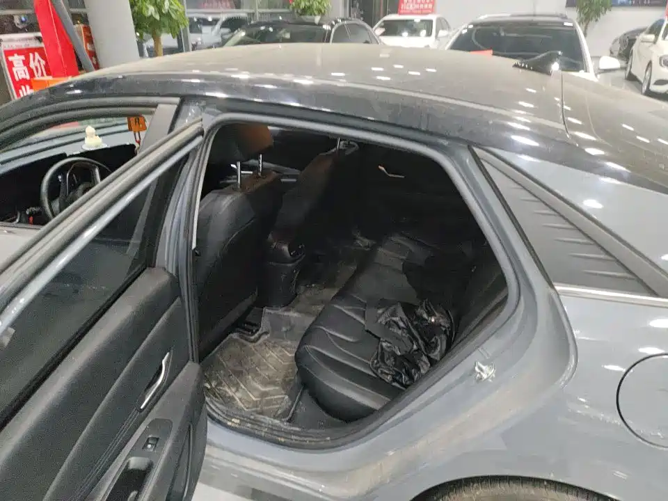 Hyundai Elantra — миниатюра 6