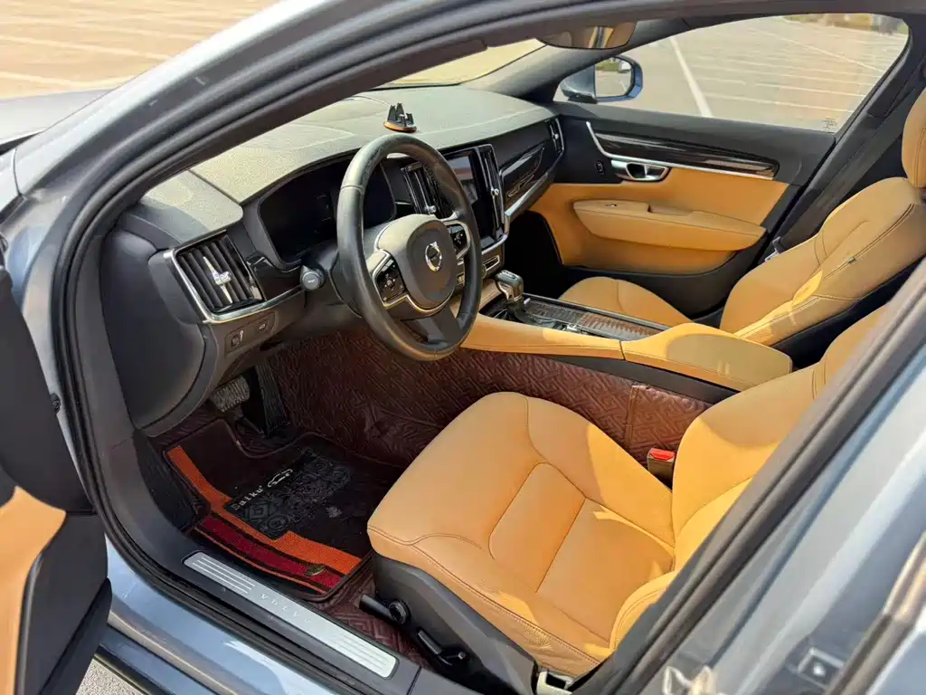 Volvo S90 — миниатюра 4