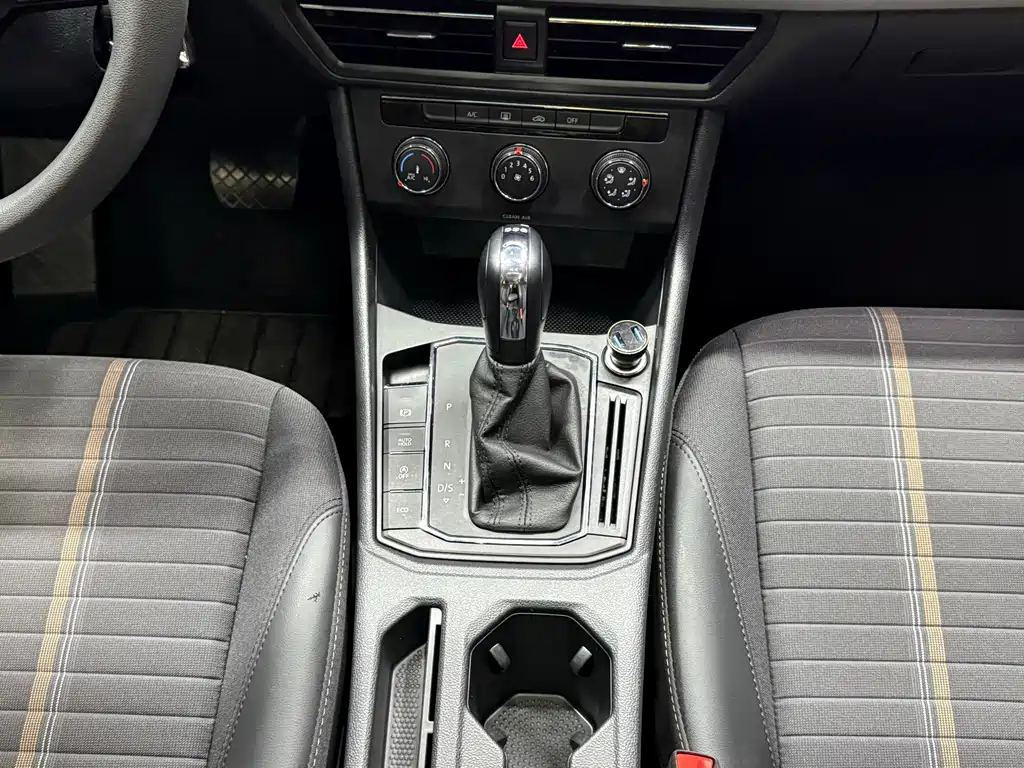 Volkswagen Lavida — миниатюра 17