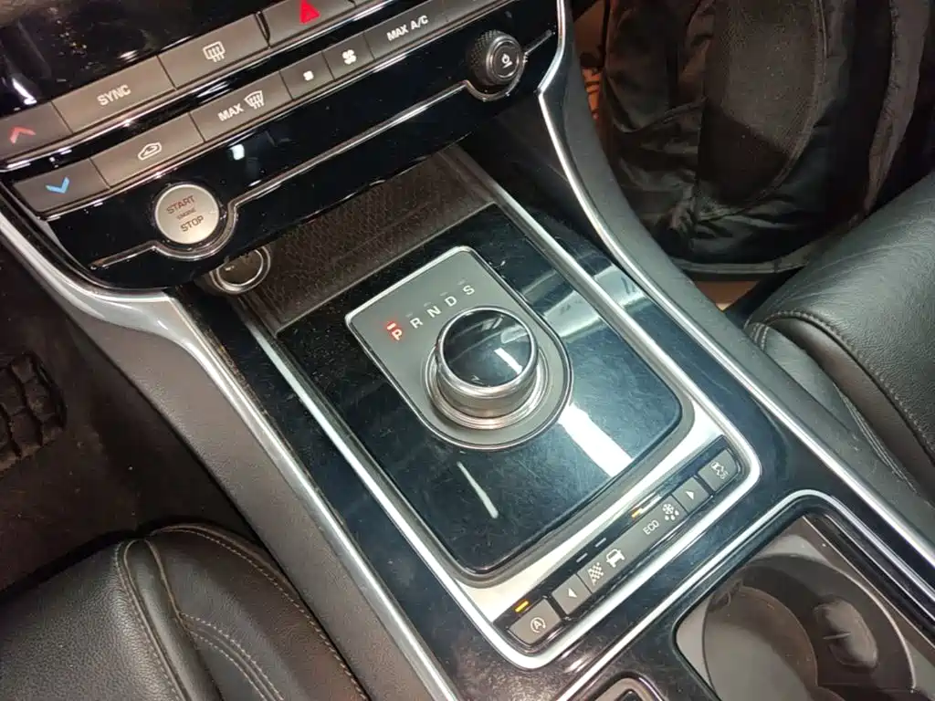Jaguar XFL — миниатюра 14
