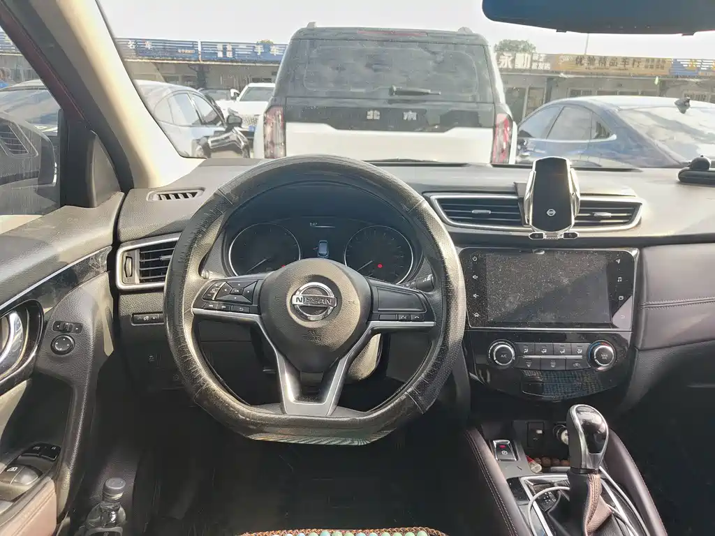 Nissan Qashqai — миниатюра 8