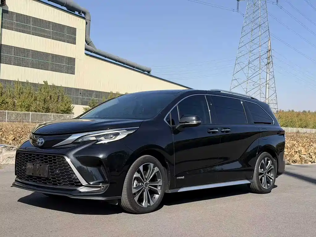 Toyota Granvia 2023