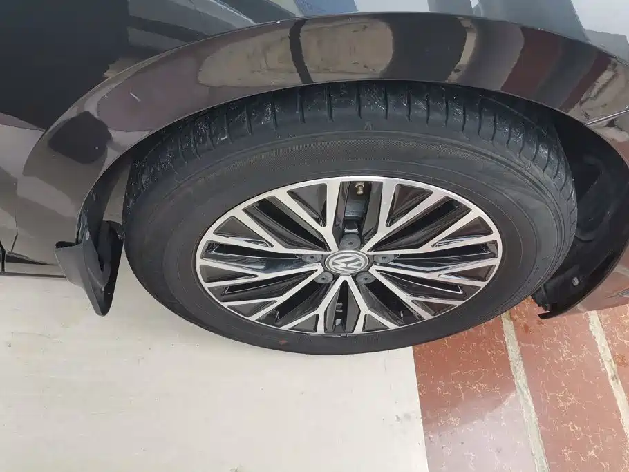 Volkswagen Sagitar — миниатюра 6