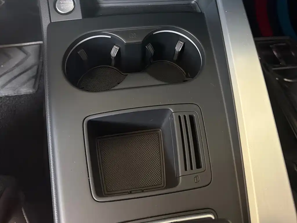 Audi A4L — миниатюра 17