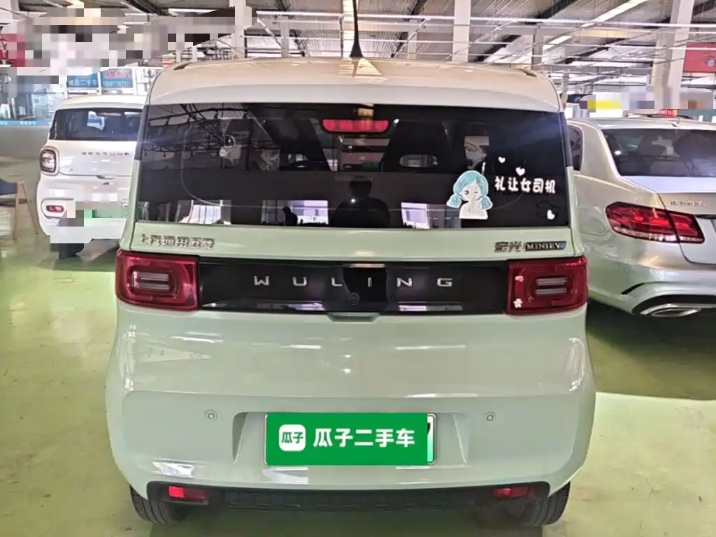 Wuling MINIEV — миниатюра 6