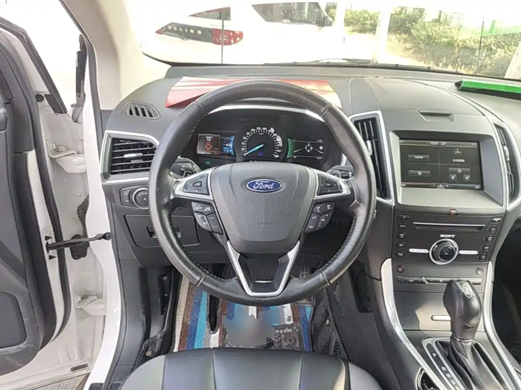Ford Edge — миниатюра 11