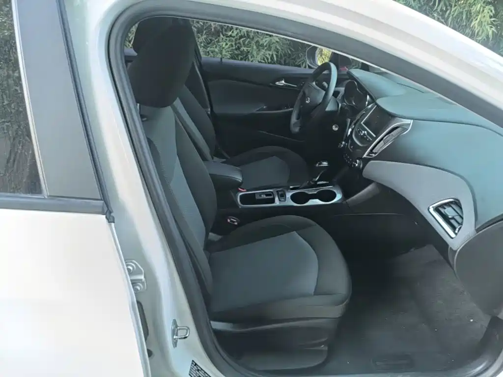 Chevrolet Cruze — миниатюра 25