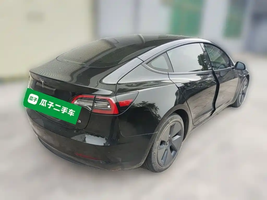 Tesla Model 3 — миниатюра 4