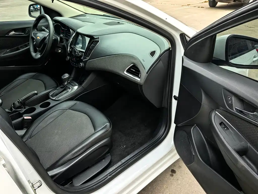 Chevrolet Cruze — миниатюра 13