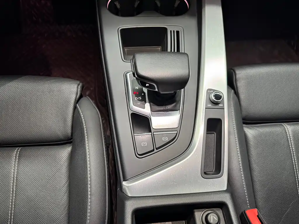 Audi A4L — миниатюра 11