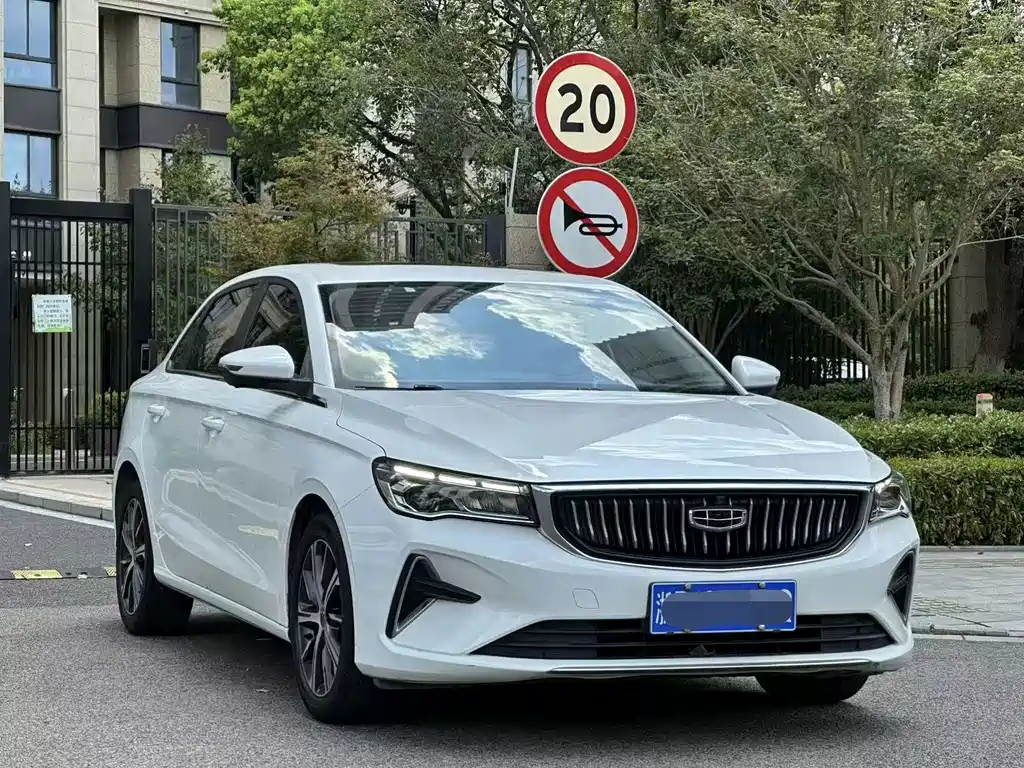 Geely Emgrand — миниатюра 3