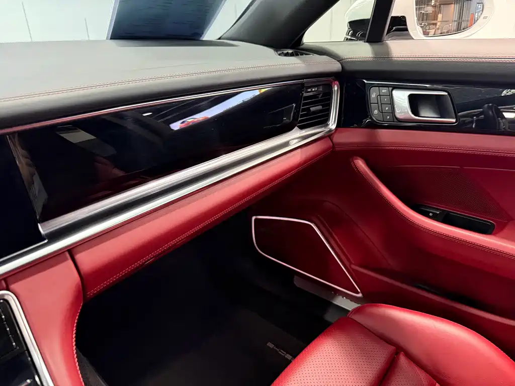 Porsche Panamera — миниатюра 7