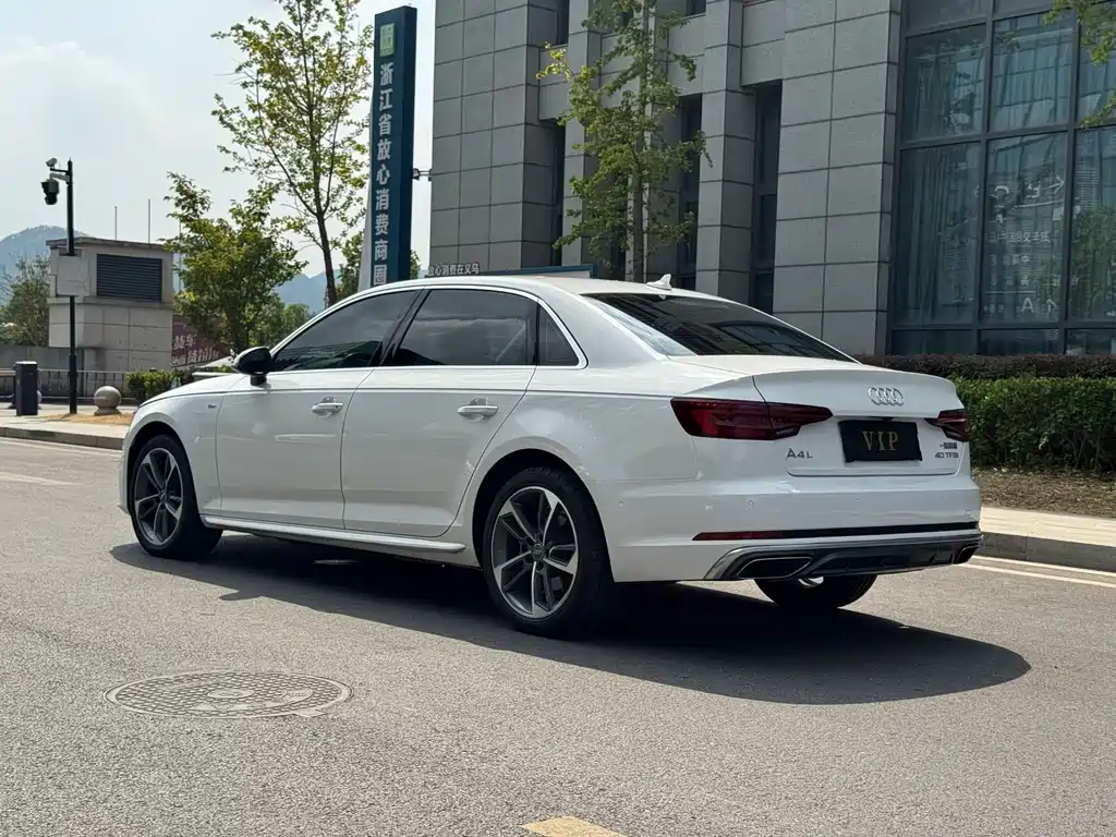 Audi A4L — миниатюра 5