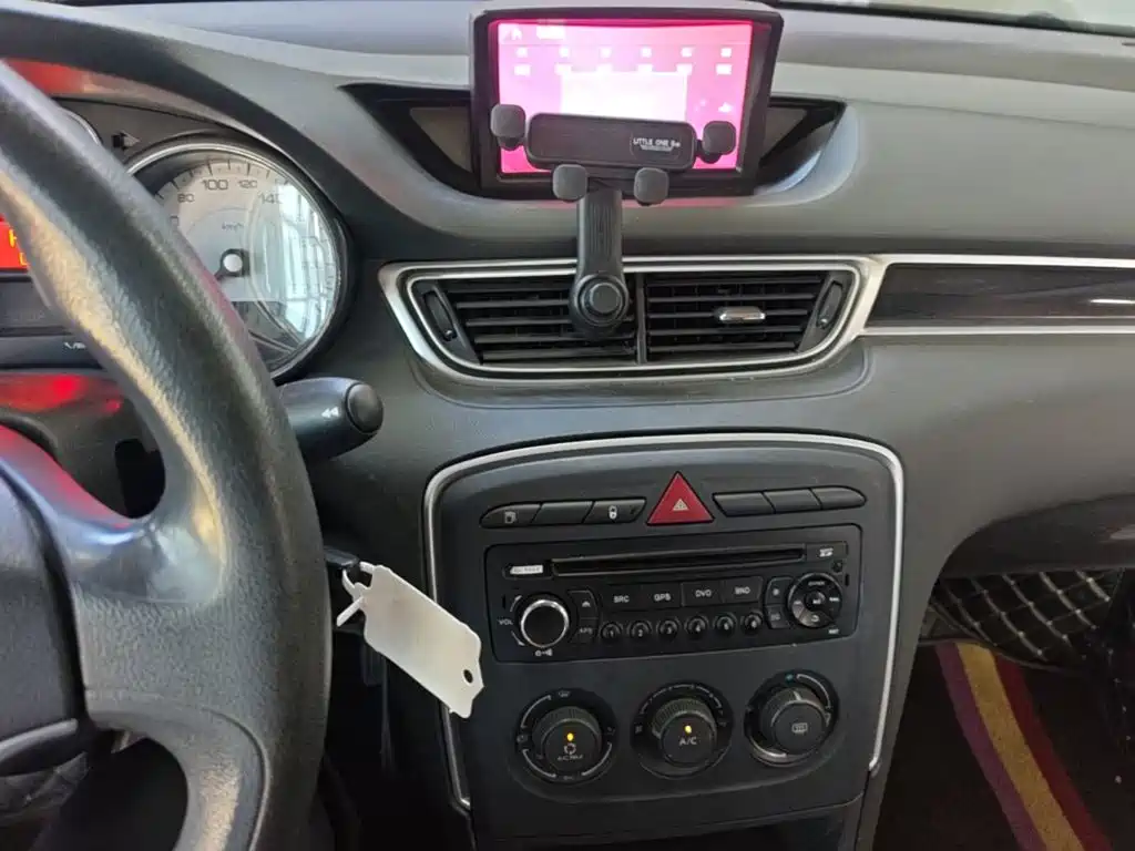 Peugeot 308 — миниатюра 13