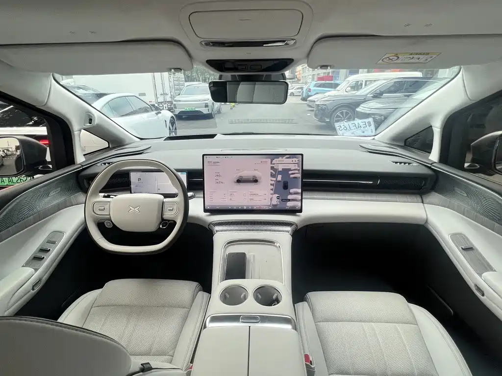 XPeng X9 — миниатюра 21