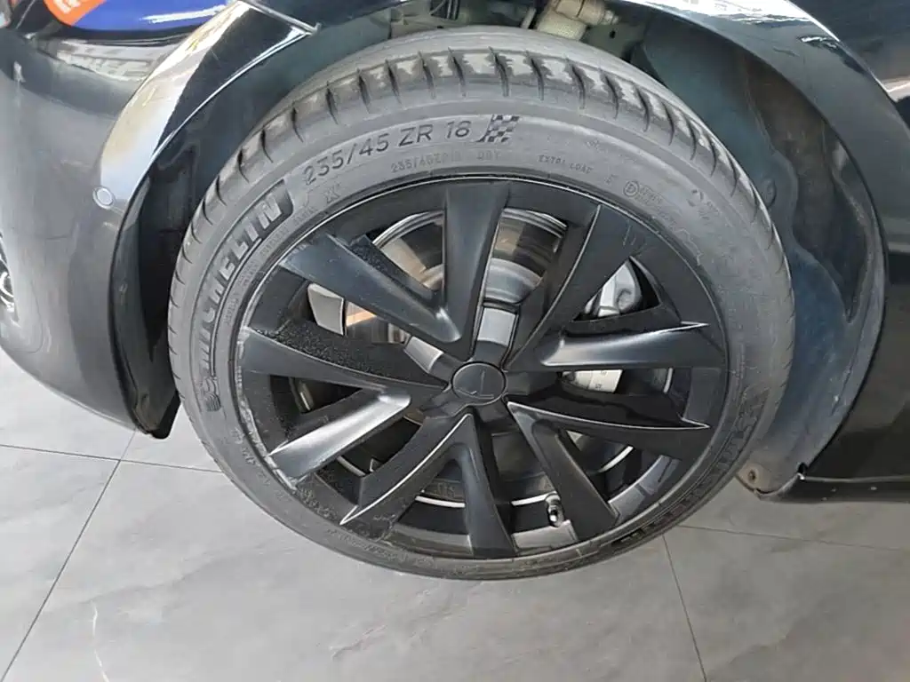 Tesla Model 3 — миниатюра 23