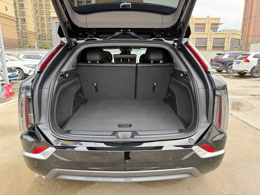 Cadillac IQ — миниатюра 17