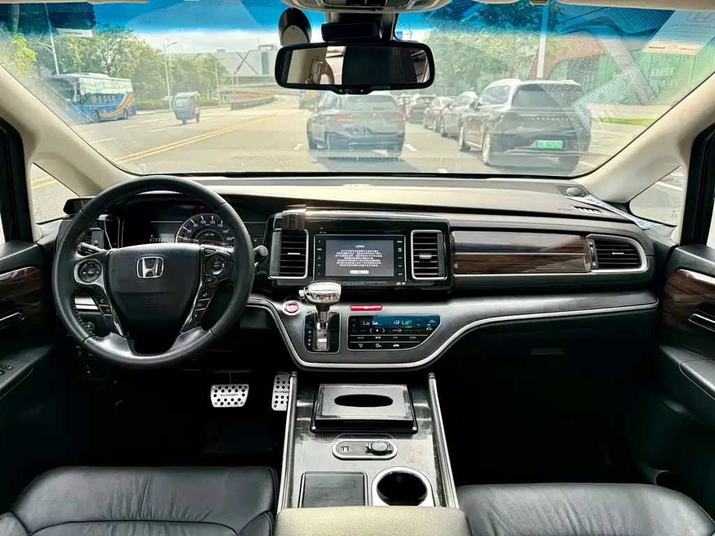Honda Elysion — миниатюра 12