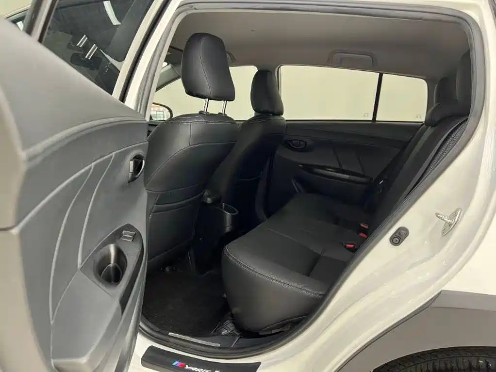Toyota Yaris L — миниатюра 10