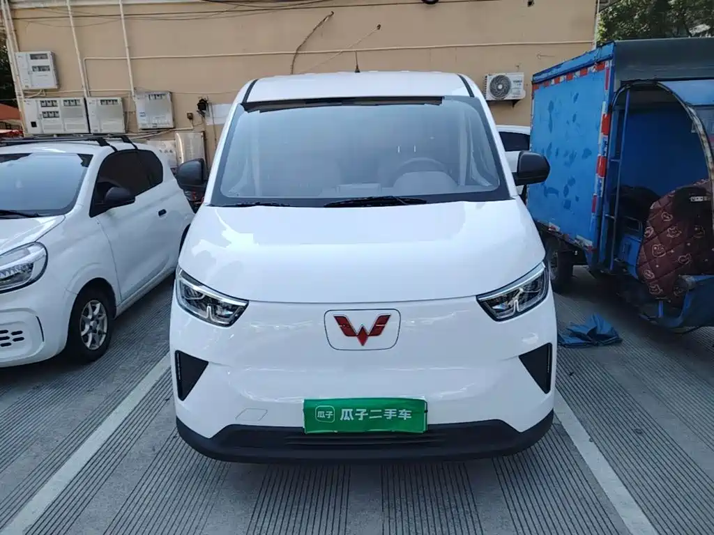 Wuling Yangguang — миниатюра 3