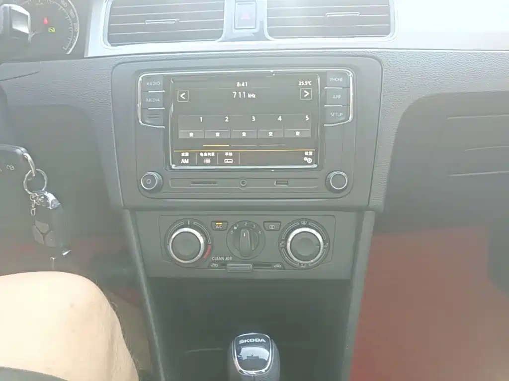 Skoda Rapid Spaceback — миниатюра 13