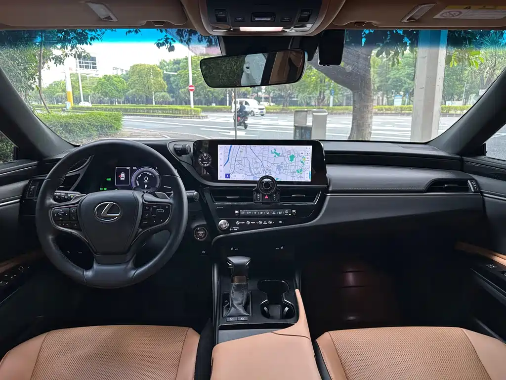 Lexus ES — миниатюра 8