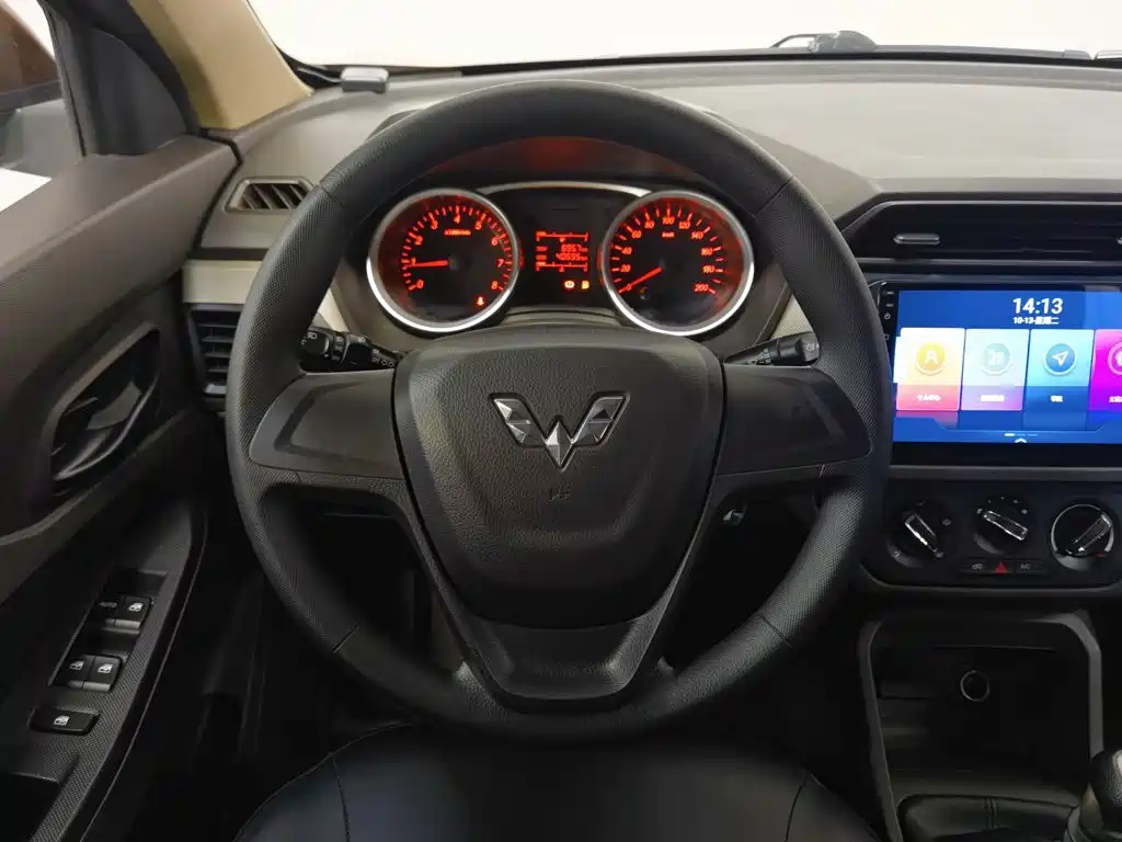 Wuling Hongguang — миниатюра 11