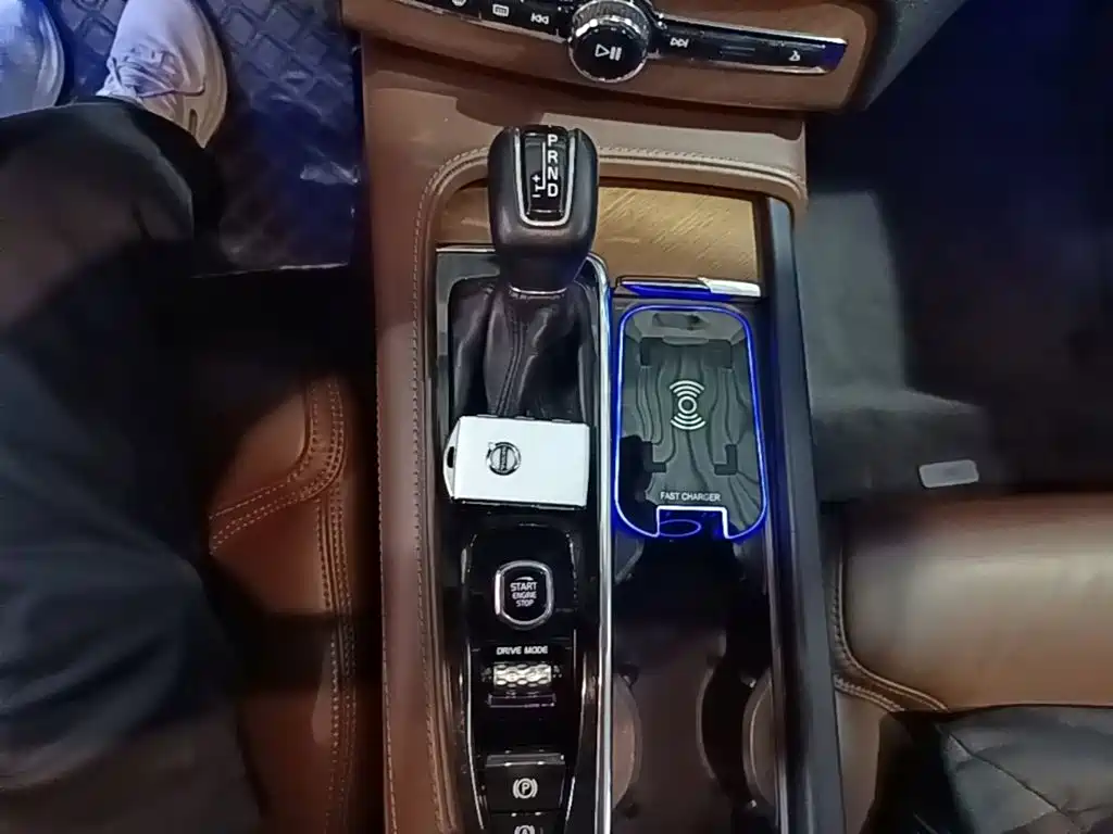 Volvo XC90 — миниатюра 14