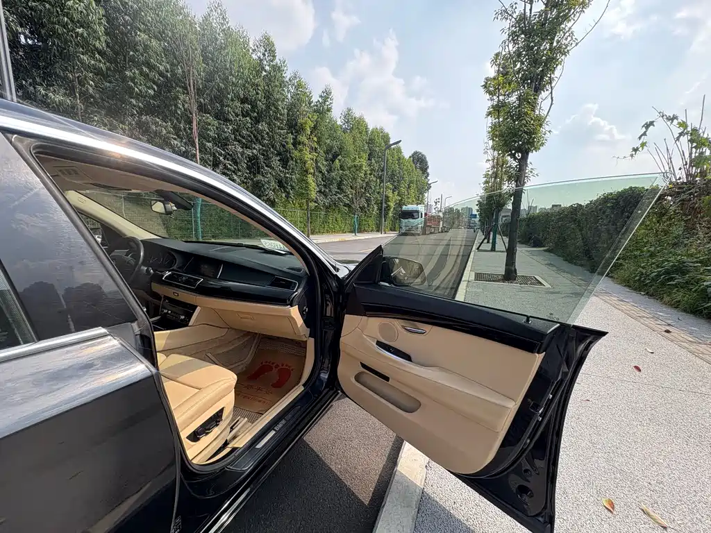 BMW 5 Series GT — миниатюра 20