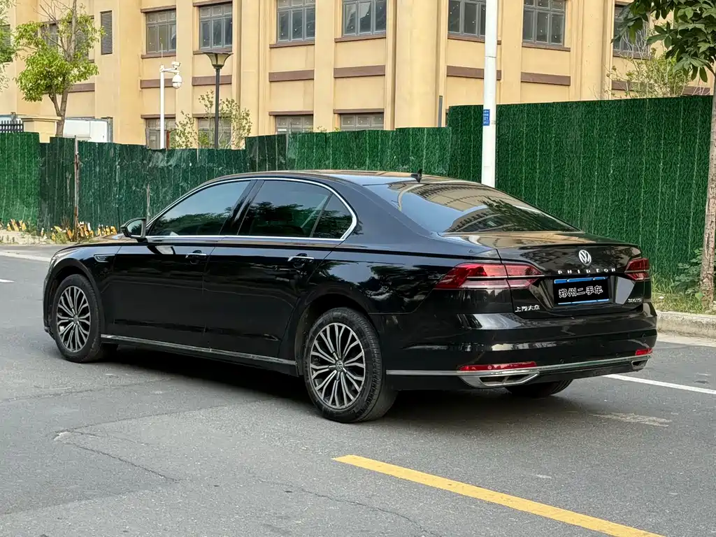 Volkswagen Phideon — миниатюра 6