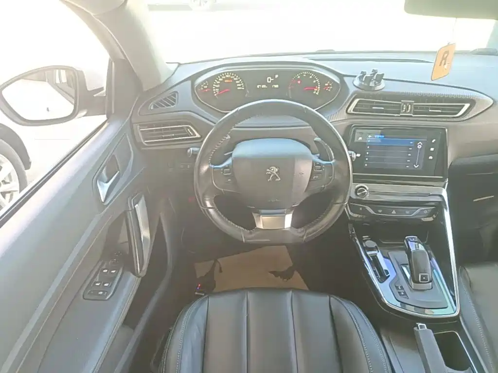 Peugeot 308 — миниатюра 11