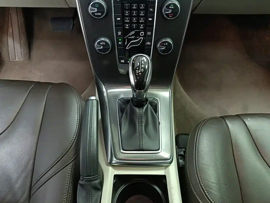 Volvo V40 — миниатюра 16