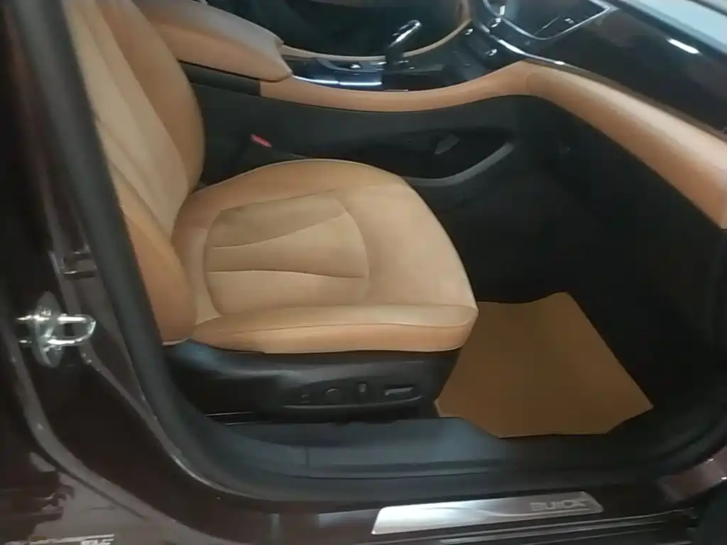 Buick LaCrosse — миниатюра 25
