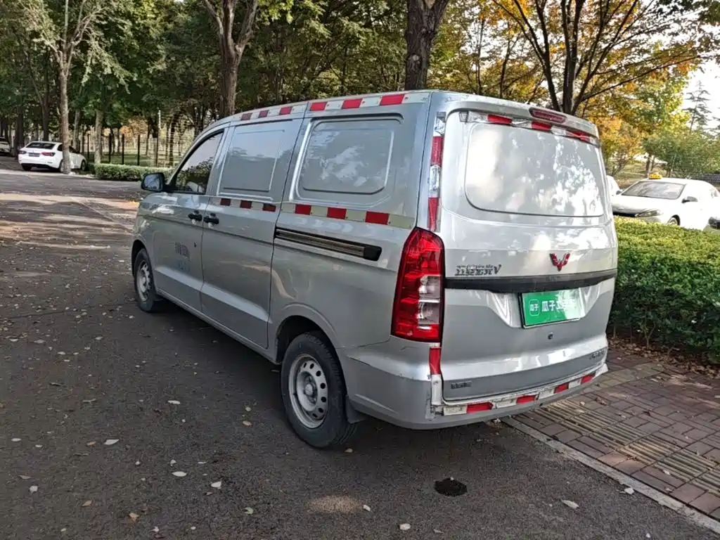 Wuling Hongguang V — миниатюра 5