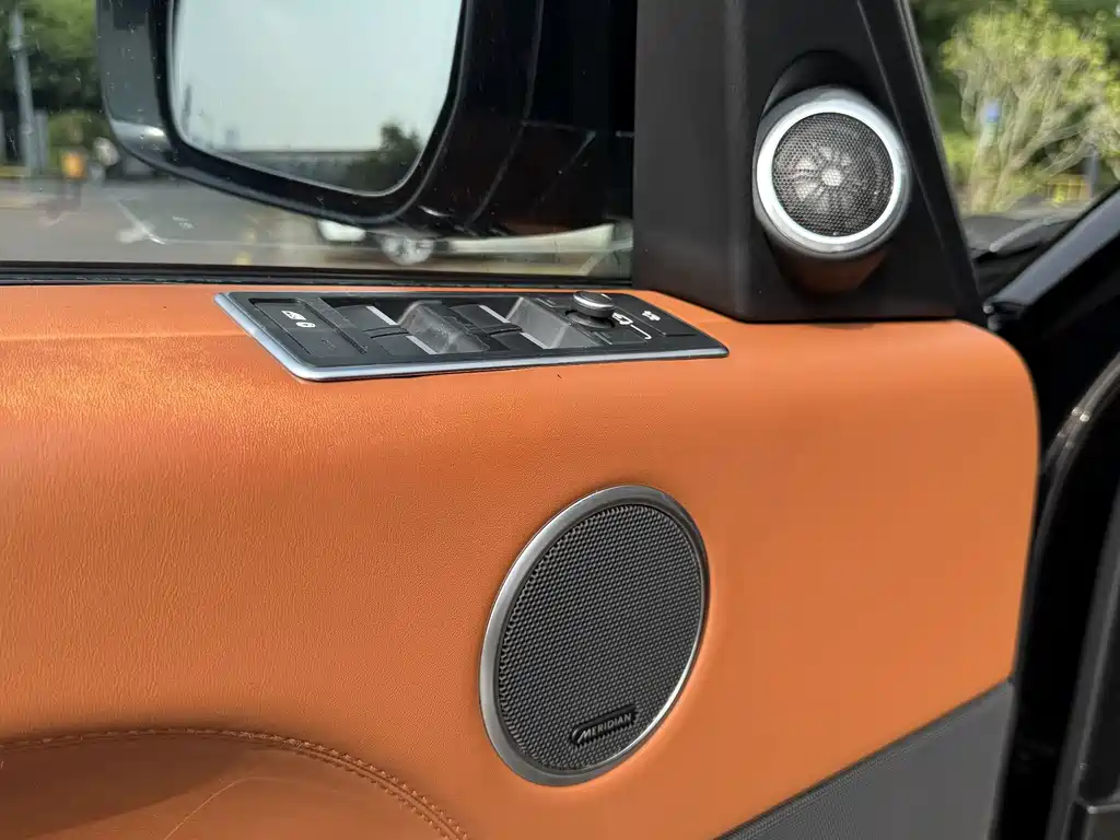 Land Rover Range Rover — миниатюра 6