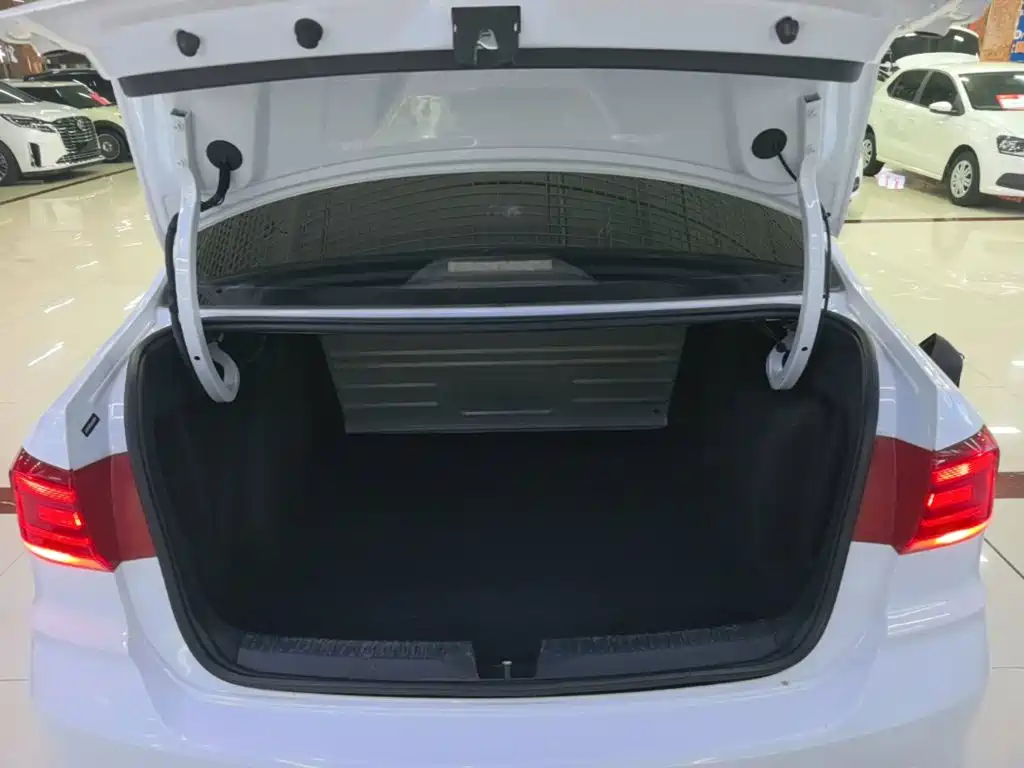 Volkswagen Santana — миниатюра 19