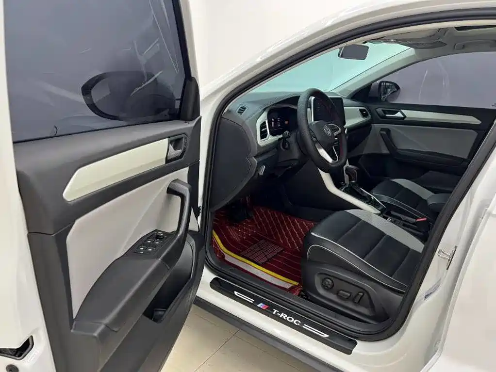 Volkswagen T-Roc — миниатюра 10