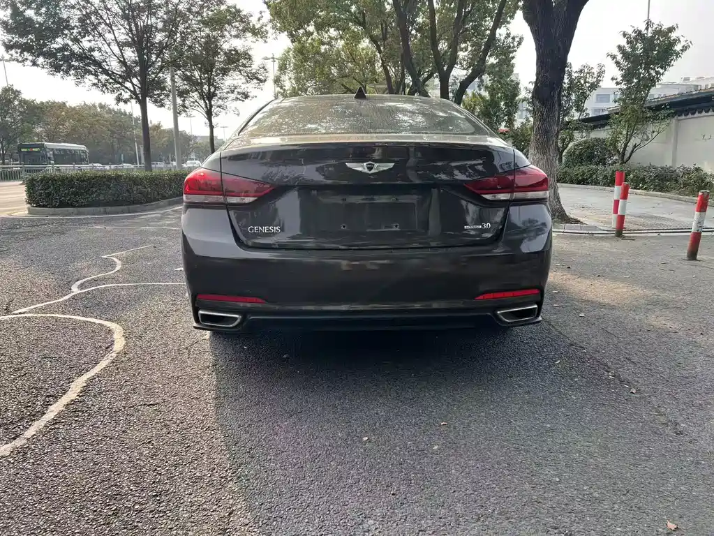 Hyundai Genesis — миниатюра 5