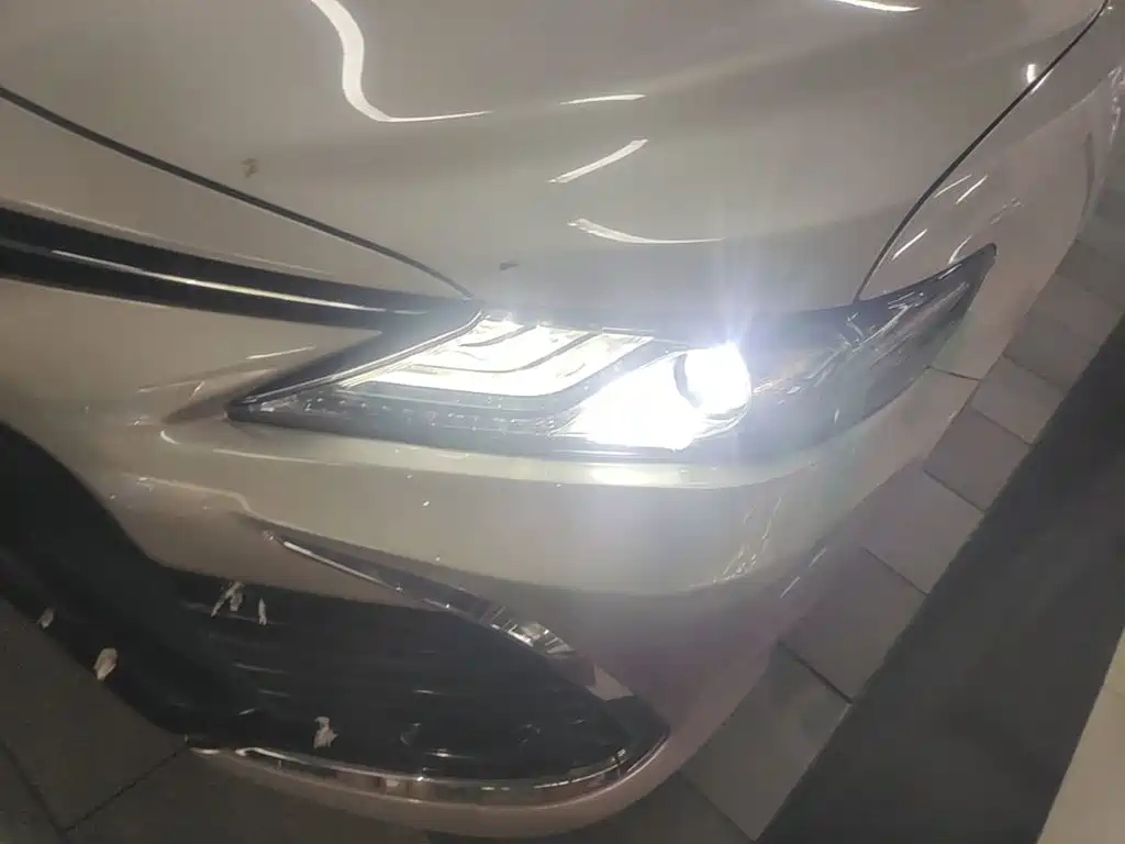 Toyota Camry — миниатюра 24