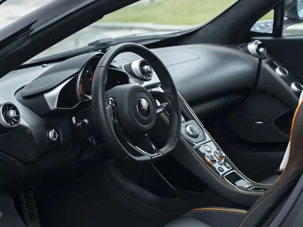 McLaren 12C 2013 3.8T COUPE