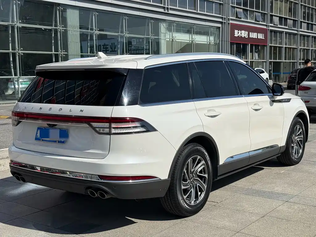 Lincoln Aviator (Import) — миниатюра 4