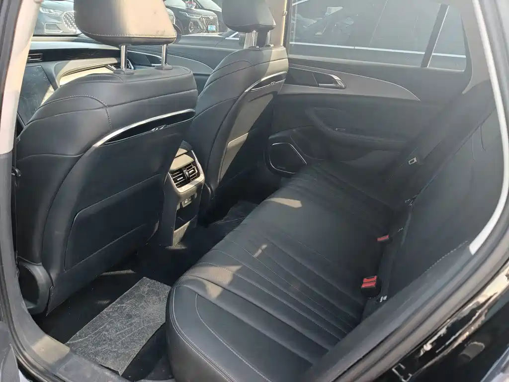Hongqi Hongqi H5 — миниатюра 6