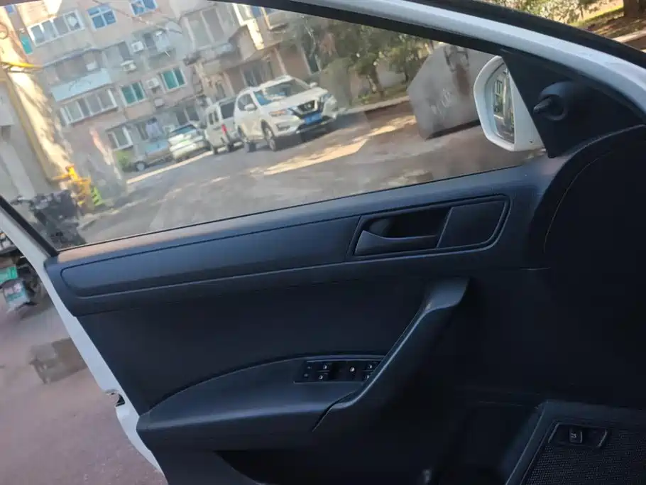 Volkswagen Santana — миниатюра 7