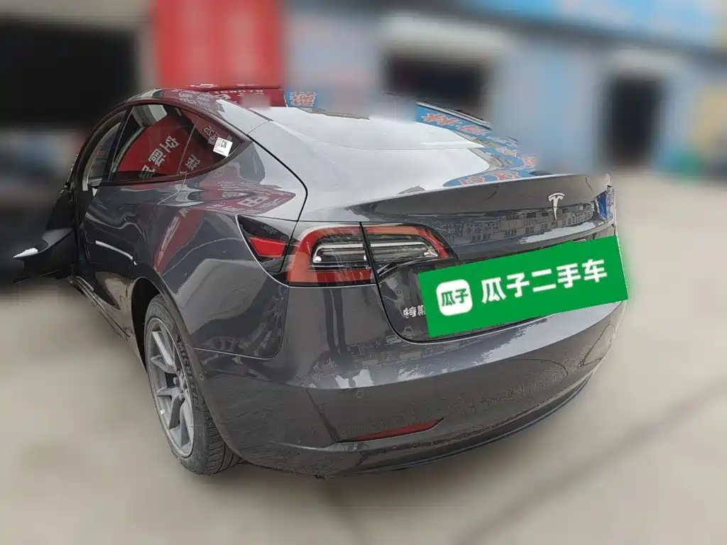 Tesla Model 3 — миниатюра 25