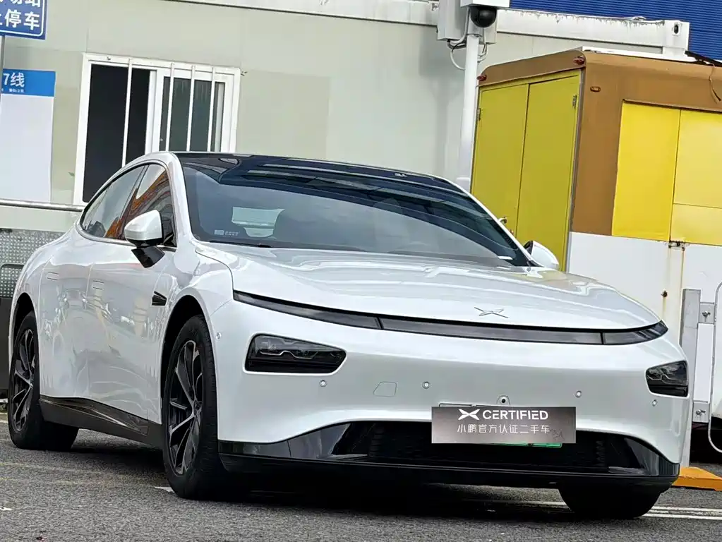 XPeng P7 — миниатюра 2