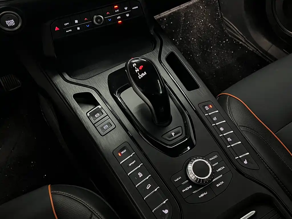 Wey Wey VV5 — миниатюра 13