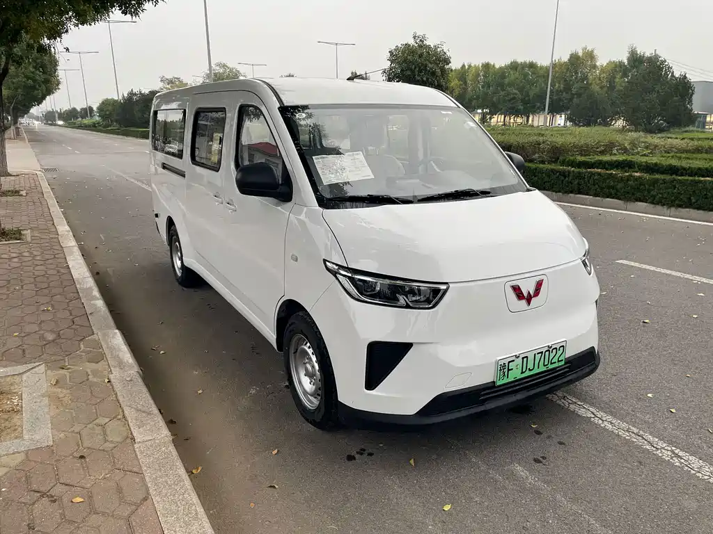 Wuling Yangguang — миниатюра 2