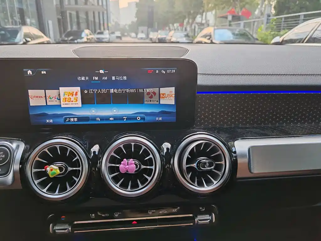 Mercedes-Benz GLB — миниатюра 15