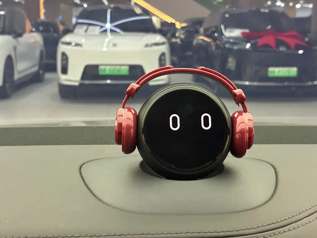 NIO ET5T — миниатюра 16